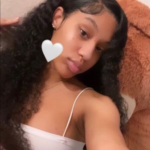 Meet your Posher, Giarrah